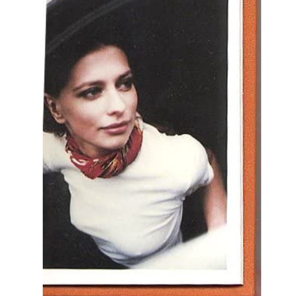 Hermes HARDCOVER scarf book🧡🧡 - Picture 3 of 15